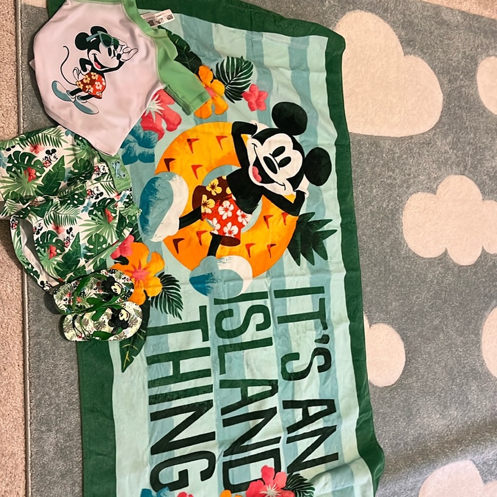 Mickey Mouse beach set